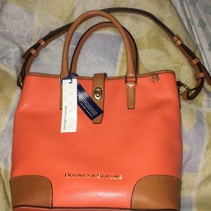 Dooney & Bourke purse comes with wallet also!